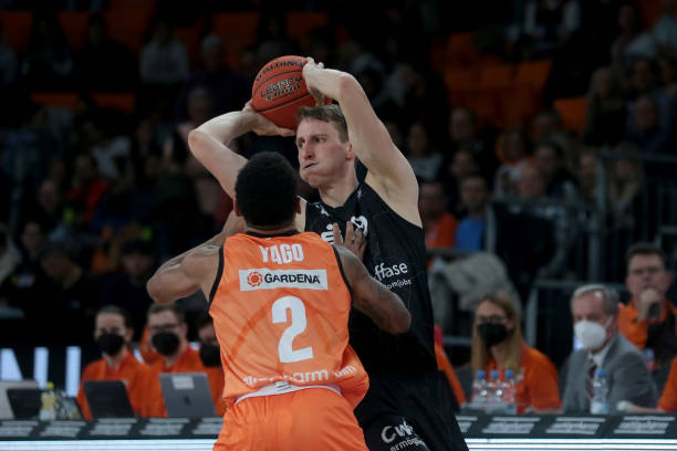 冠资格不仅 冠资格不仅