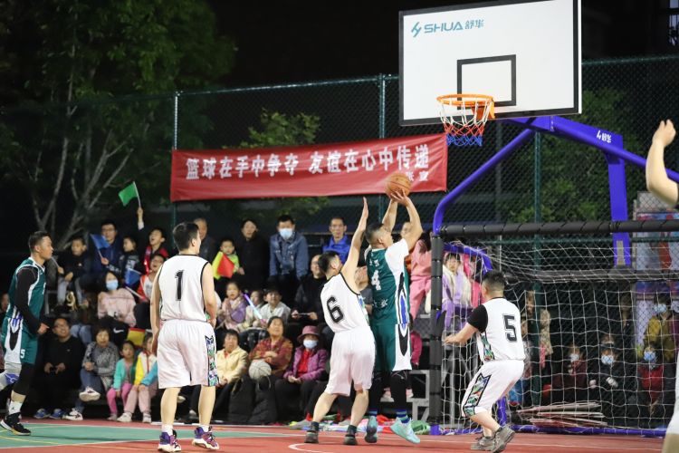 与此同时 与此同时